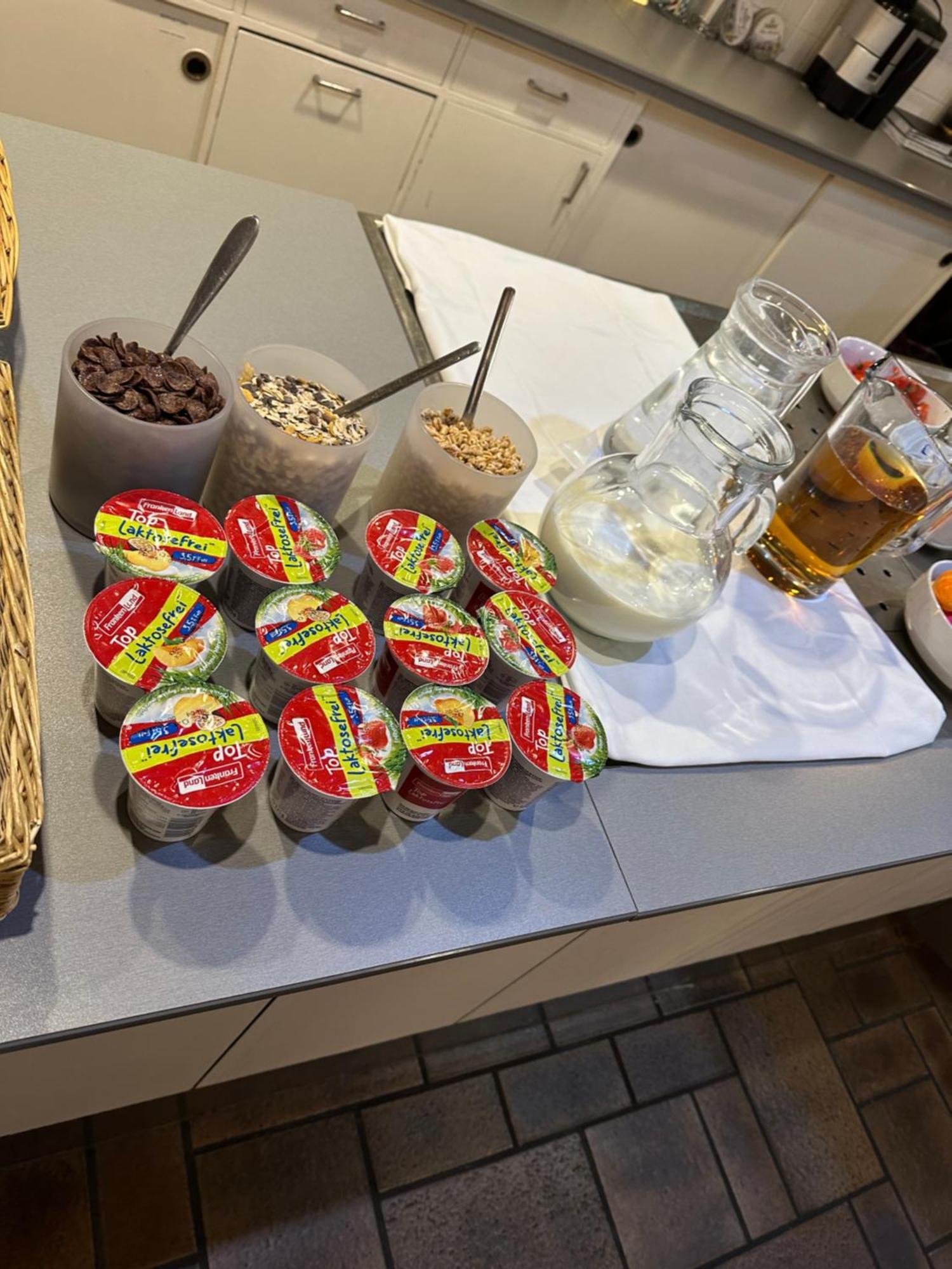 Hotel Hellers Twenty Four I -24H-Check-In- ฟรีดริชส์ฮาเฟน ภายนอก รูปภาพ