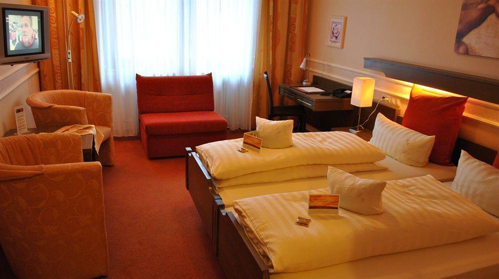 Hotel Hellers Twenty Four I -24H-Check-In- ฟรีดริชส์ฮาเฟน ภายนอก รูปภาพ